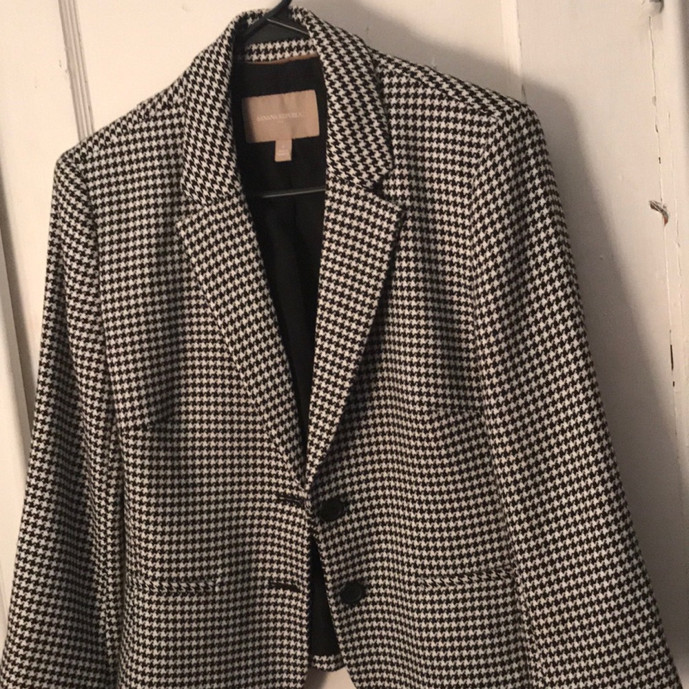 Banana Republic Black and White Houndstooth Blazer